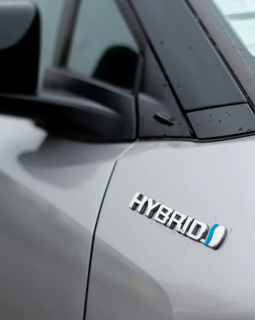 what is a hybrid car?